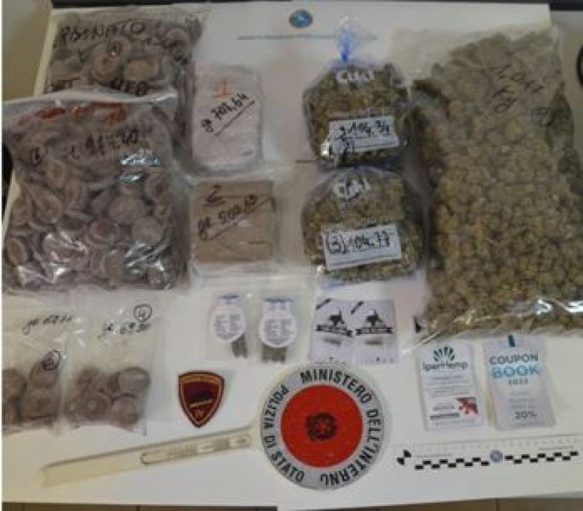 Hashish e marijuana in garage, un arresto