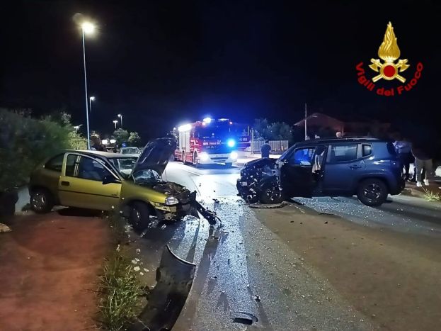 Incidente stradale nella notte, tre feriti