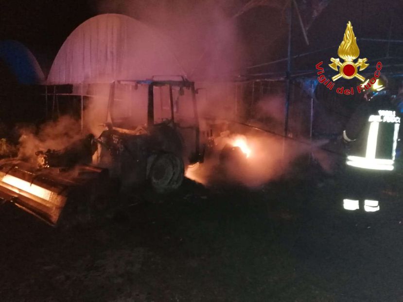 Incendio in un&#039;azienda agricola del Vibonese