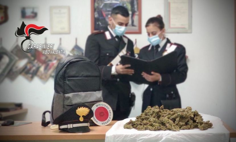 Oltre 600 grammi di marijuana nello zaino, un arresto a Tropea