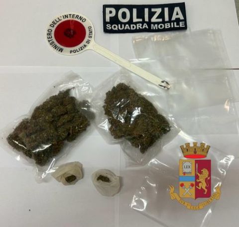 In auto con 100 grammi di marijuana, un arresto nel Vibonese