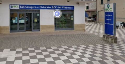 Chiusura filiale Bcc di Dasà, il sindaco Scaturchio lancia l'allarme: "Ventimila cittadini di 14 comuni saranno privi di qualunque servizio bancario"