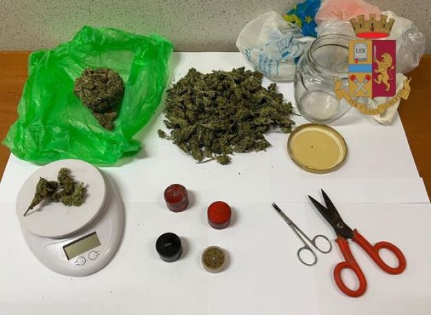 Un etto di marijuana in casa, un arresto nel Vibonese