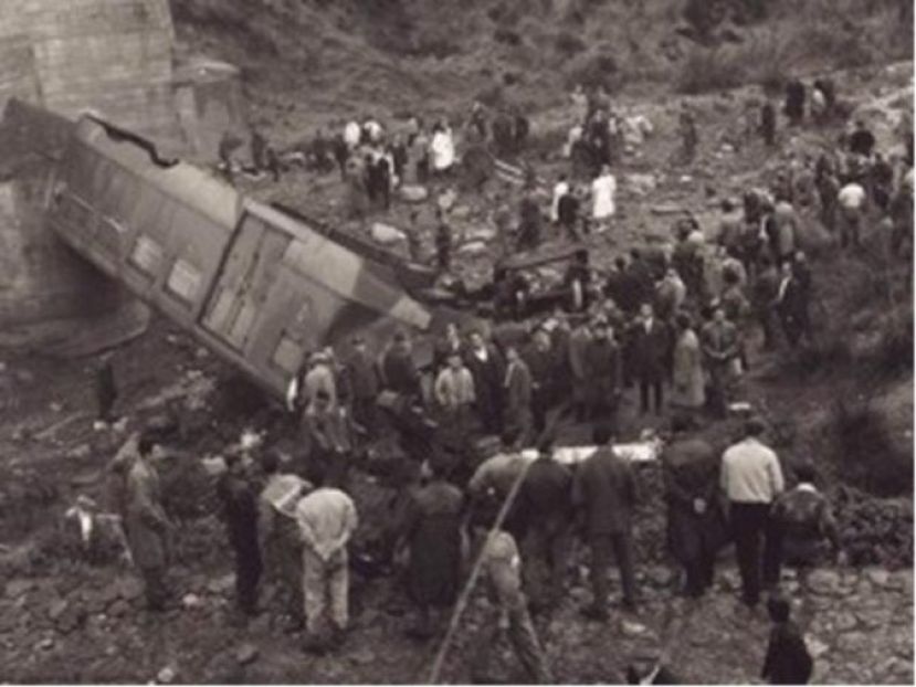 La strage della Fiumarella, 61 anni fa il disastro ferroviario costato la vita a 71 persone
