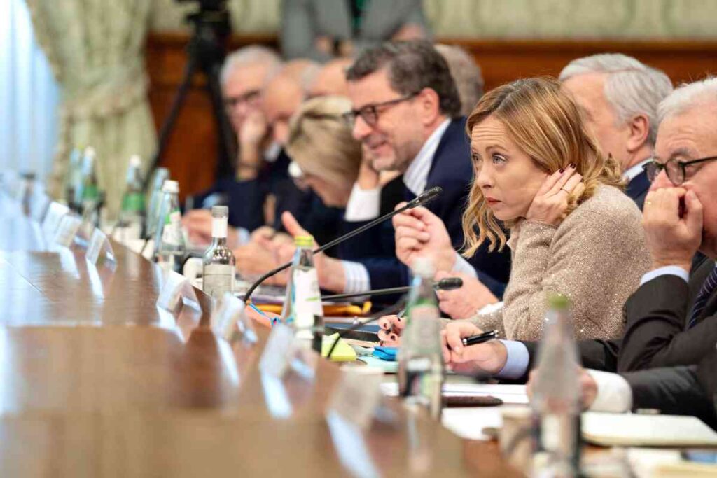 Giorgia Meloni e ministro Giorgetti