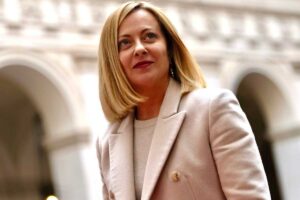 giorgia meloni che sorride